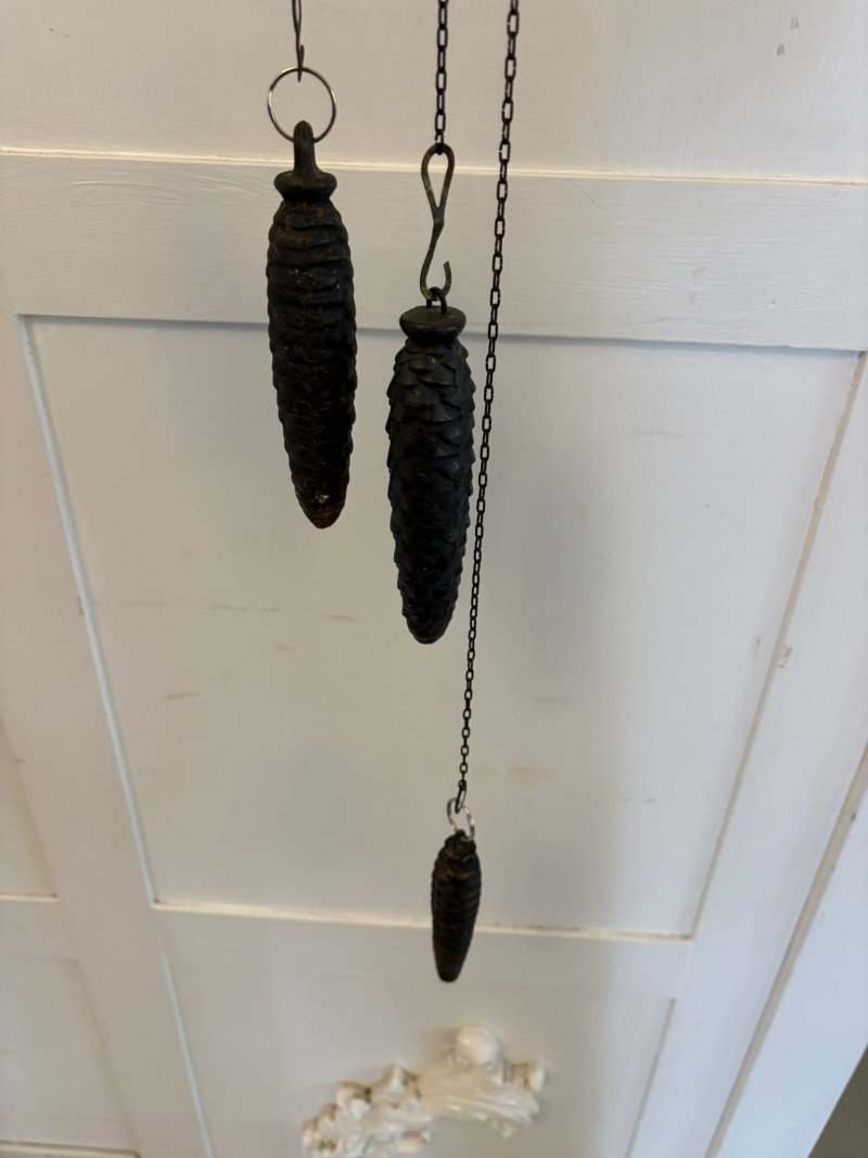 Quality Antique Black Forest Carved Bear Cuckoo Clock - Image 16